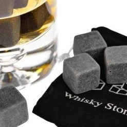 Merkloos Whiskey Stones - Whisky Stenen - IJsblokken Van Natuursteen - 9 Stuks - Cadeau Tip Man/ Vriend - Vaderdag Cadeau + GRATIS Geschenk Zakje - [Wiskeystenen - Wiskeystones]