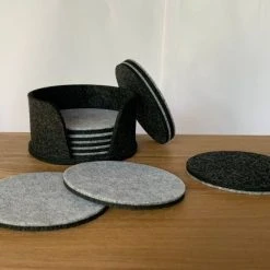 Merkloos Vilten Onderzetters Voor Glazen – 10 Stuks Met Houder – Tweekleurig – Hittebestendig – Absorberend – Makkelijk Schoon Te Maken