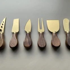 ESSENTIALS73 Luxe Kaasmessenset 6-delig Goudkleurig - Kaasmesjes - Kaas - Messen Set - Kaasmes - Messenset - Kaasmessen - Goud - Kaasplank - Walnotenhout 17 ESSENTIALS73 Luxe Kaasmessenset 6-delig Goudkleurig - Kaasmesjes - Kaas - Messen Set - Kaasmes - Messenset - Kaasmessen - Goud - Kaasplank - Walnotenhout -Tefal Shop 550x434 2