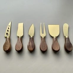 ESSENTIALS73 Luxe Kaasmessenset 6-delig Goudkleurig - Kaasmesjes - Kaas - Messen Set - Kaasmes - Messenset - Kaasmessen - Goud - Kaasplank - Walnotenhout 25 ESSENTIALS73 Luxe Kaasmessenset 6-delig Goudkleurig - Kaasmesjes - Kaas - Messen Set - Kaasmes - Messenset - Kaasmessen - Goud - Kaasplank - Walnotenhout -Tefal Shop 550x487 3