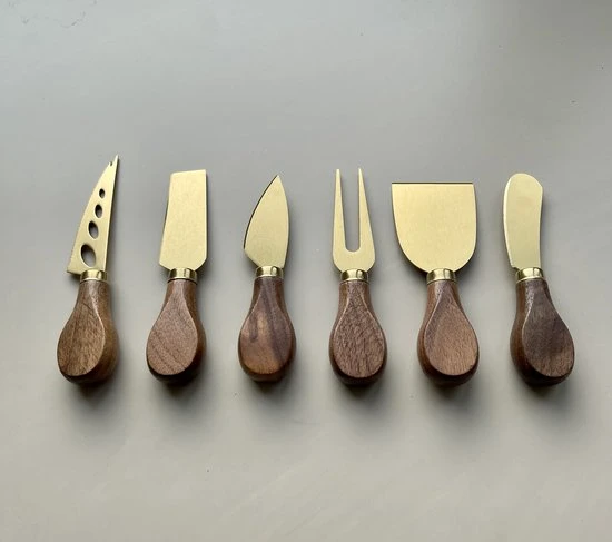 ESSENTIALS73 Luxe Kaasmessenset 6-delig Goudkleurig - Kaasmesjes - Kaas - Messen Set - Kaasmes - Messenset - Kaasmessen - Goud - Kaasplank - Walnotenhout 14 ESSENTIALS73 Luxe Kaasmessenset 6-delig Goudkleurig - Kaasmesjes - Kaas - Messen Set - Kaasmes - Messenset - Kaasmessen - Goud - Kaasplank - Walnotenhout - Afbeelding 12