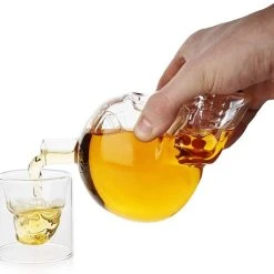 OS Oak & Steel ENGLAND Doodskop Whiskey Karaf (500ml) Met 6 Skull -Tefal Shop 550x526 3