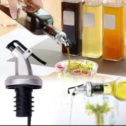 Merkloos Olijfolie Dispenser - Olie Schenker - Schenktuit Met Dop - Azijn En Olie - Wijn Schenker - Lekvrij - Schenkdop Voor Wijn, Fles Of Cocktail - Bar Accessoire - Rubberen Afsluitring