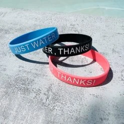 Merkloos Waterfles 2 Liter MET Tas Zwart - Armband Zwart - Waterfles Met Rietje -Drinkfles Met Rietje - Grote Waterfles - Bottle 2 Liter - Sportbidon - Sportfles Fitness - Waterkan - Gallon - Schenkfles - Waterflessen -Tefal Shop 550x534 13