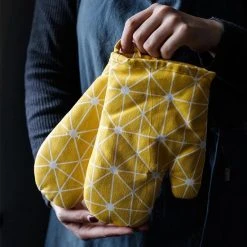 Sophie Nørdinn Ovenwanten Van Sophie Nordinn® - Ovenhandschoenen Lund (Raster Grijs) - Ovenwanten 2 Stuks - Katoen 12 Sophie Nørdinn Ovenwanten Van Sophie Nordinn® - Ovenhandschoenen Lund (Raster Grijs) - Ovenwanten 2 Stuks - Katoen -Tefal Shop 550x550 289