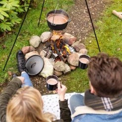 Esschert Design - Driepoot Met Ketting - Haardvuur Accessoires - Staal - Zwart -Tefal Shop 550x550 325