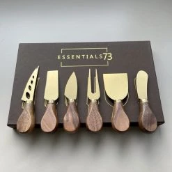 ESSENTIALS73 Luxe Kaasmessenset 6-delig Goudkleurig - Kaasmesjes - Kaas - Messen Set - Kaasmes - Messenset - Kaasmessen - Goud - Kaasplank - Walnotenhout 24 ESSENTIALS73 Luxe Kaasmessenset 6-delig Goudkleurig - Kaasmesjes - Kaas - Messen Set - Kaasmes - Messenset - Kaasmessen - Goud - Kaasplank - Walnotenhout -Tefal Shop 550x629 2